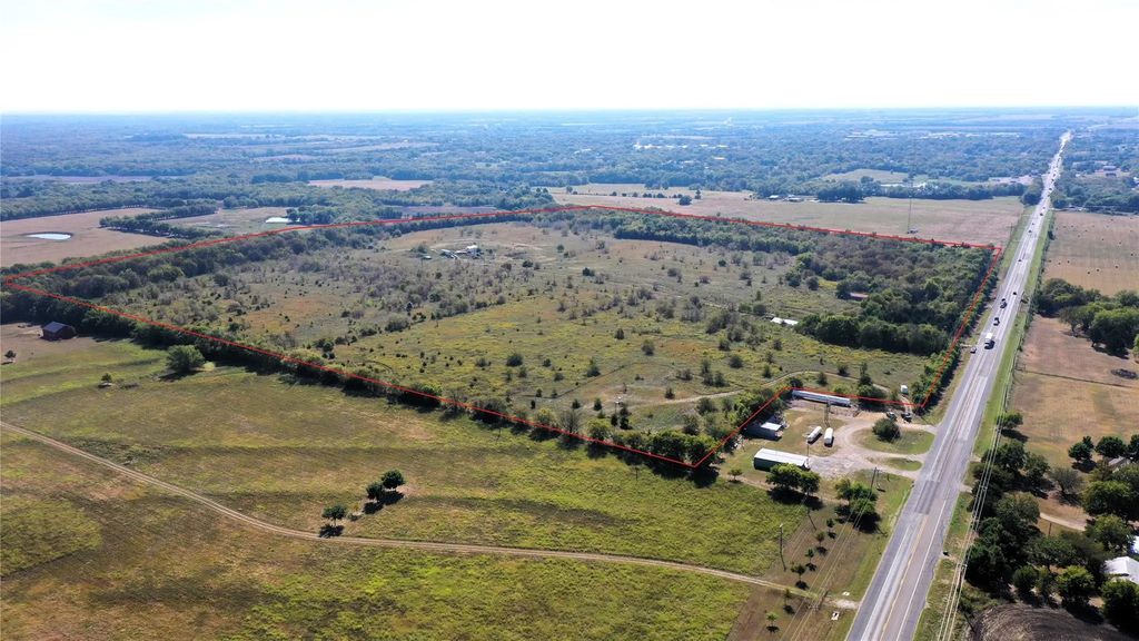 17686 N Us Highway 69, Whitewright