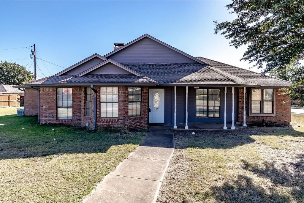 308 Bear Creek Drive, Ferris
