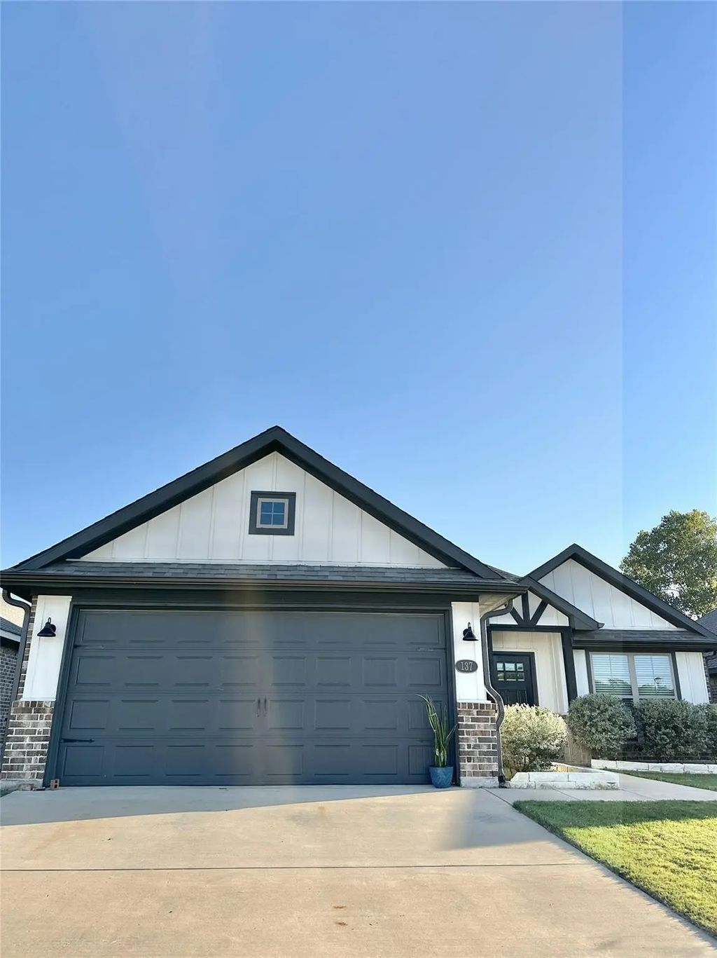 137 Maverick Lane, Pilot Point