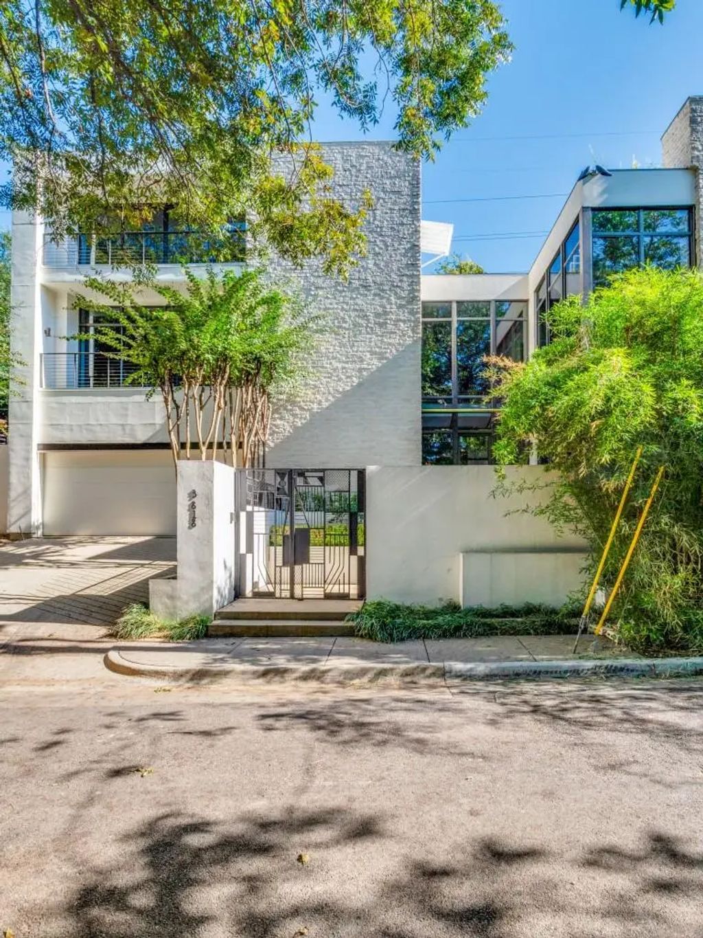 3818 Turtle Creek Drive, Dallas