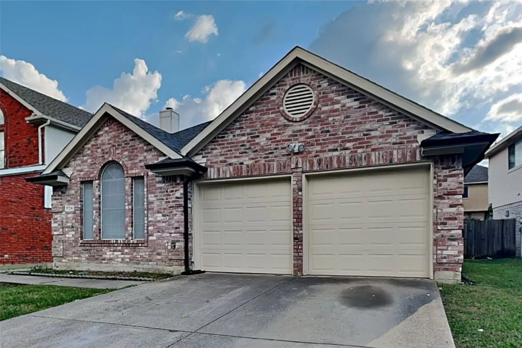 1124 Canoe Lane, Plano