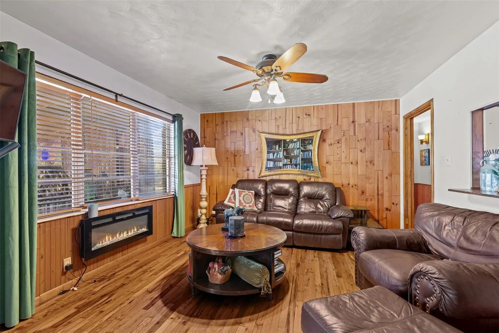 1008 Rosebud Drive, Azle