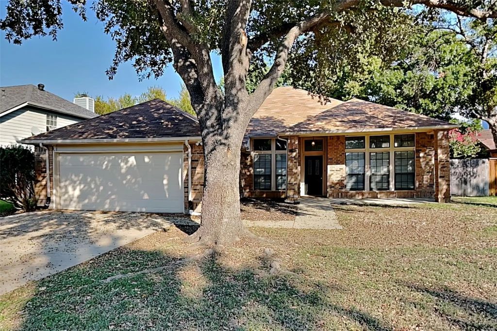 2204 Steppington Avenue, Flower Mound