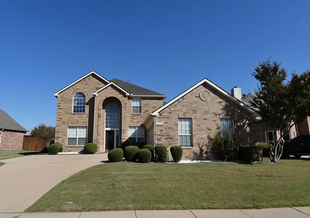 3921 Lakeside Drive, The Colony