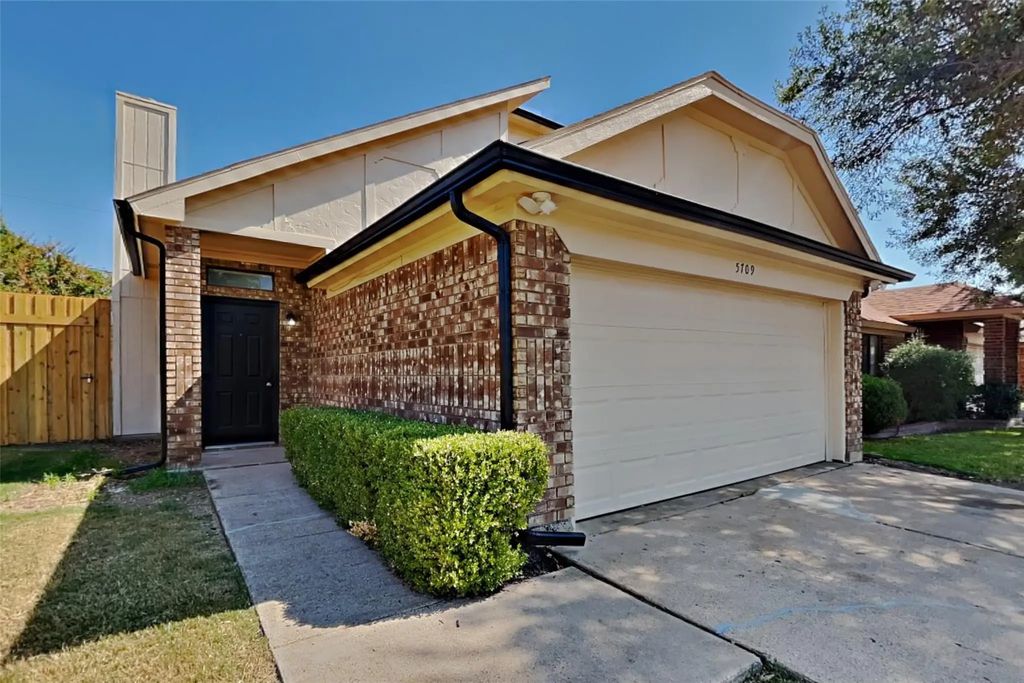 5709 Congressional Drive, Arlington