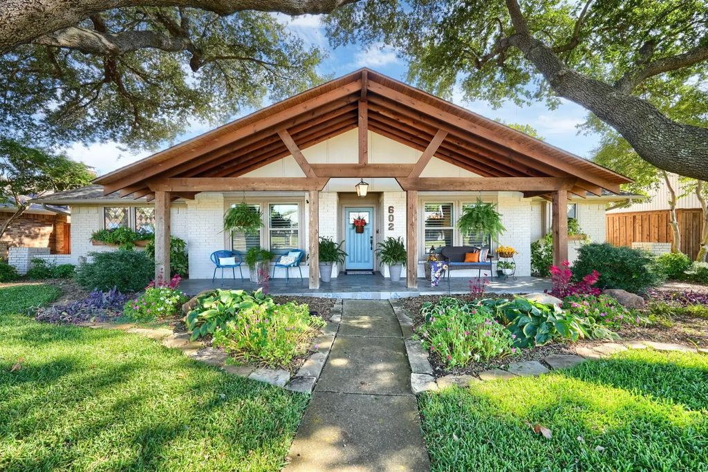 602 Country View Lane, Garland