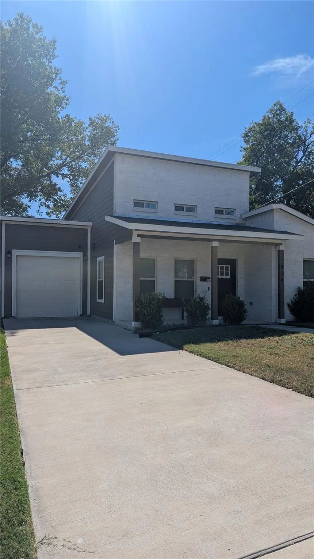 914 E Louisiana Avenue, Dallas