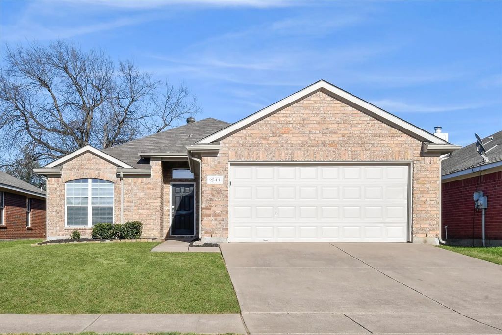 2544 Taos Drive, Grand Prairie