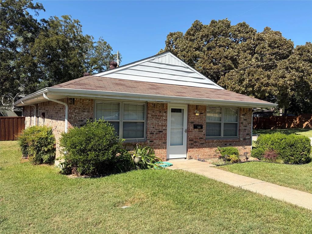 700 Barnes Street, McKinney
