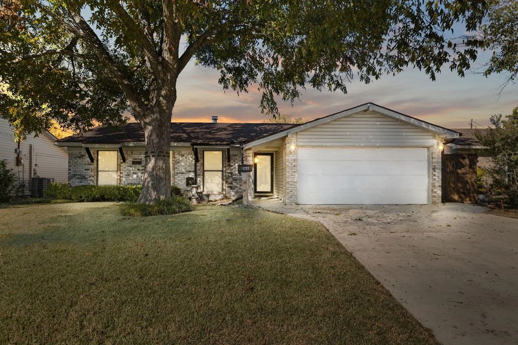 1333 Rutherford Drive, Mesquite