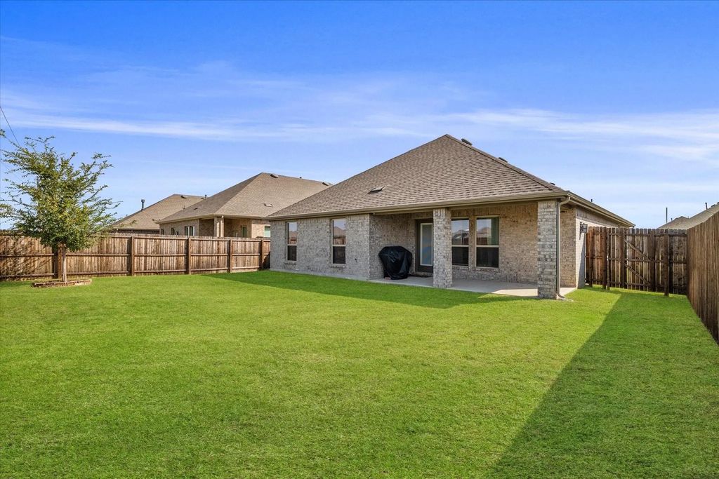 2955 Trusting Way, Aubrey