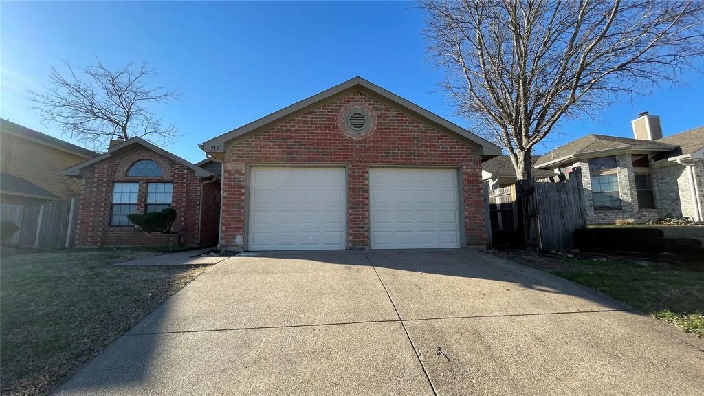 919 Richards Drive, Cedar Hill