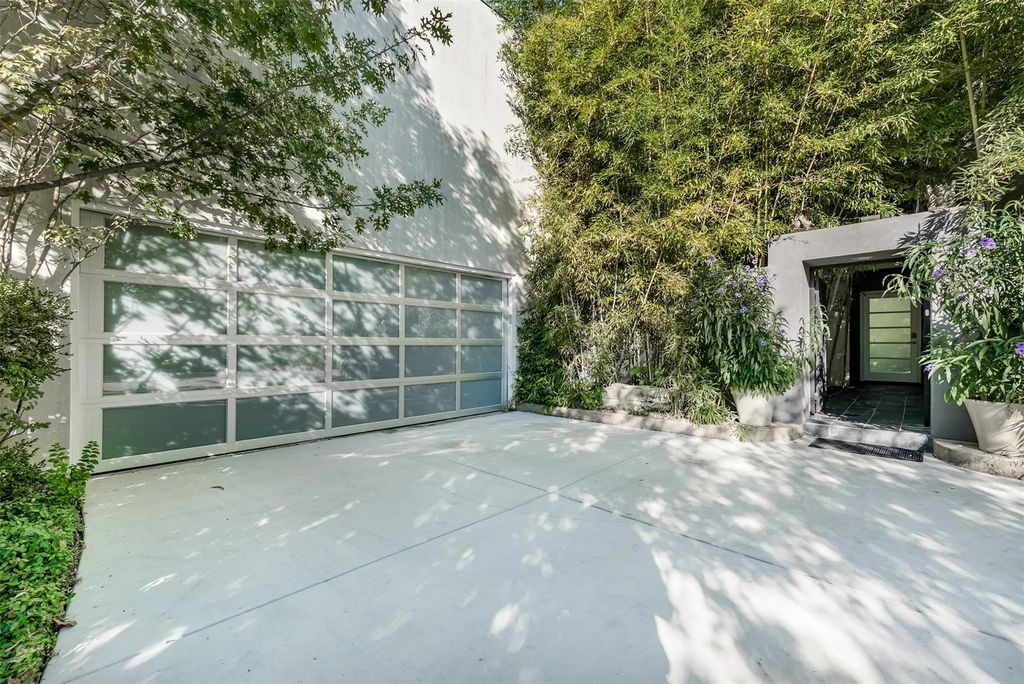 10406 Crestover Drive, Dallas