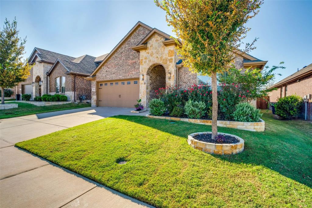 1013 Azure Lane, Celina