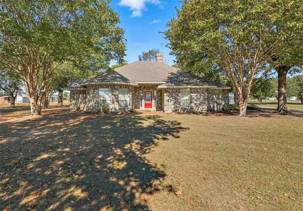 7641 County Road 272, Terrell