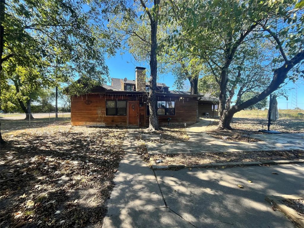 14392 Fm 2329, Eustace