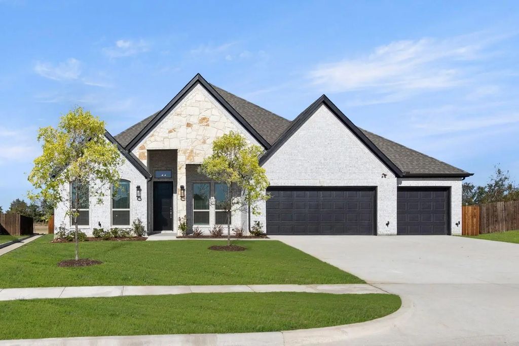 1915 Silvercreek Lane, Cedar Hill