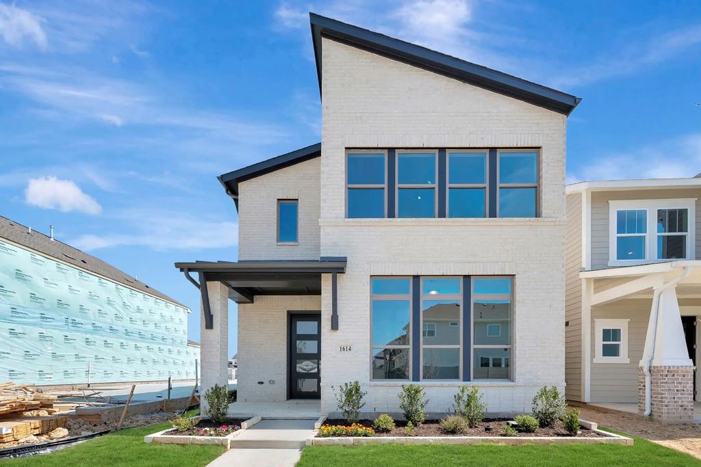 1614 Roundup Way, Argyle