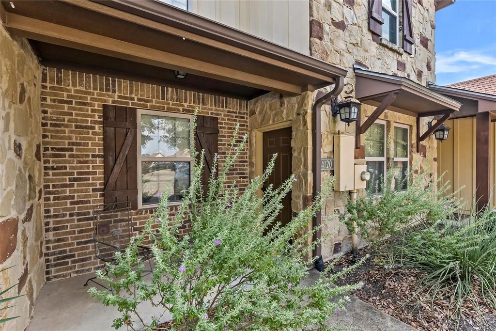 4120 Gunner Trail, College Station