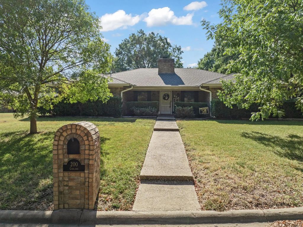 200 Garland Drive, Hillsboro