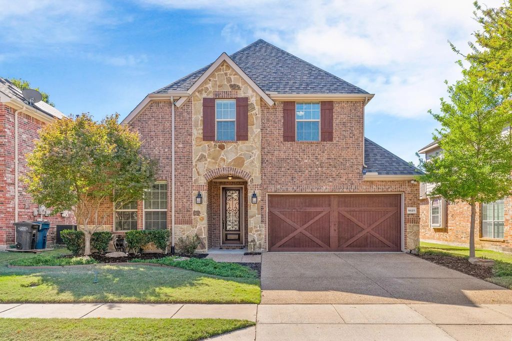 5621 Emerson Court, Fairview