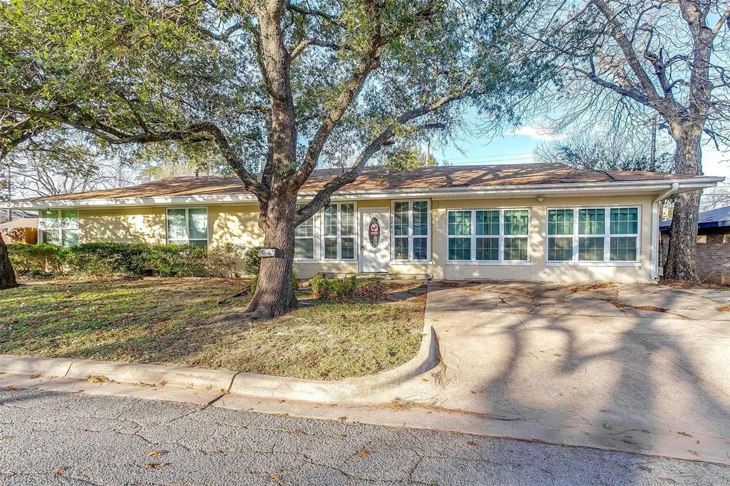 3244 Lubbock Avenue, Fort Worth
