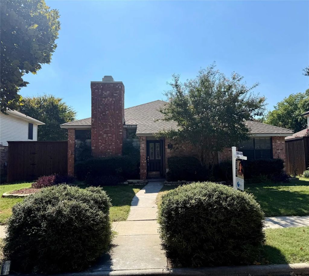 990 Downey Drive, Lewisville