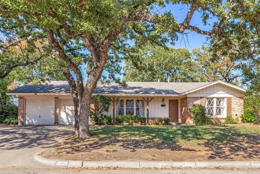 6229 Warrington Place, Fort Worth