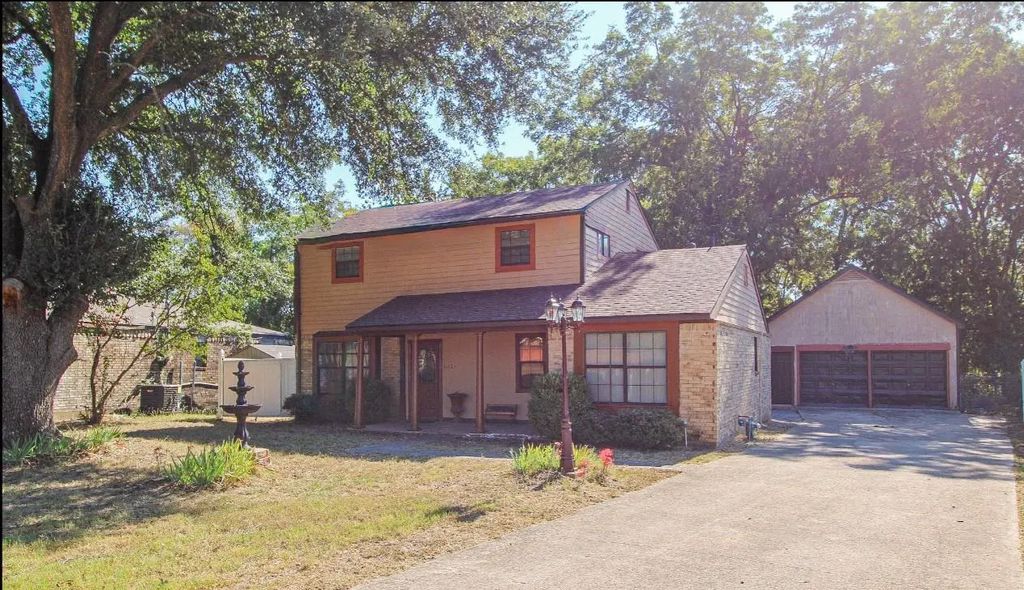 1521 W Springcrest Circle, Lancaster