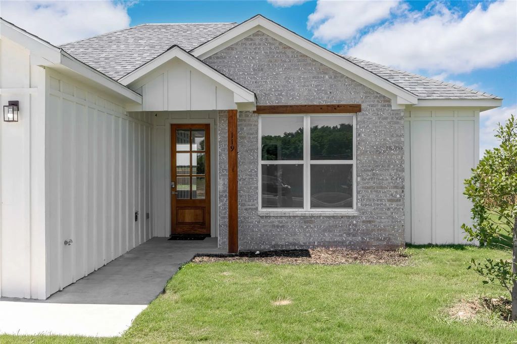 119 Gunner Trail, Early