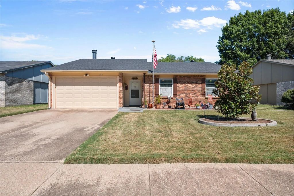 1010 California Trail, Grand Prairie