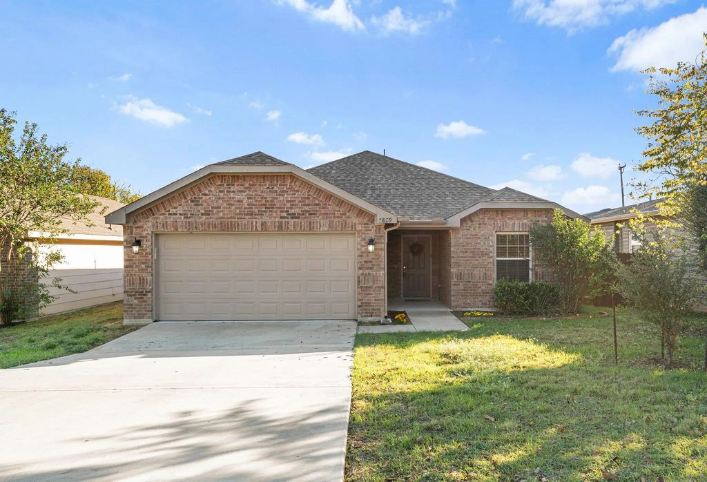 5829 Farnsworth Avenue, Fort Worth