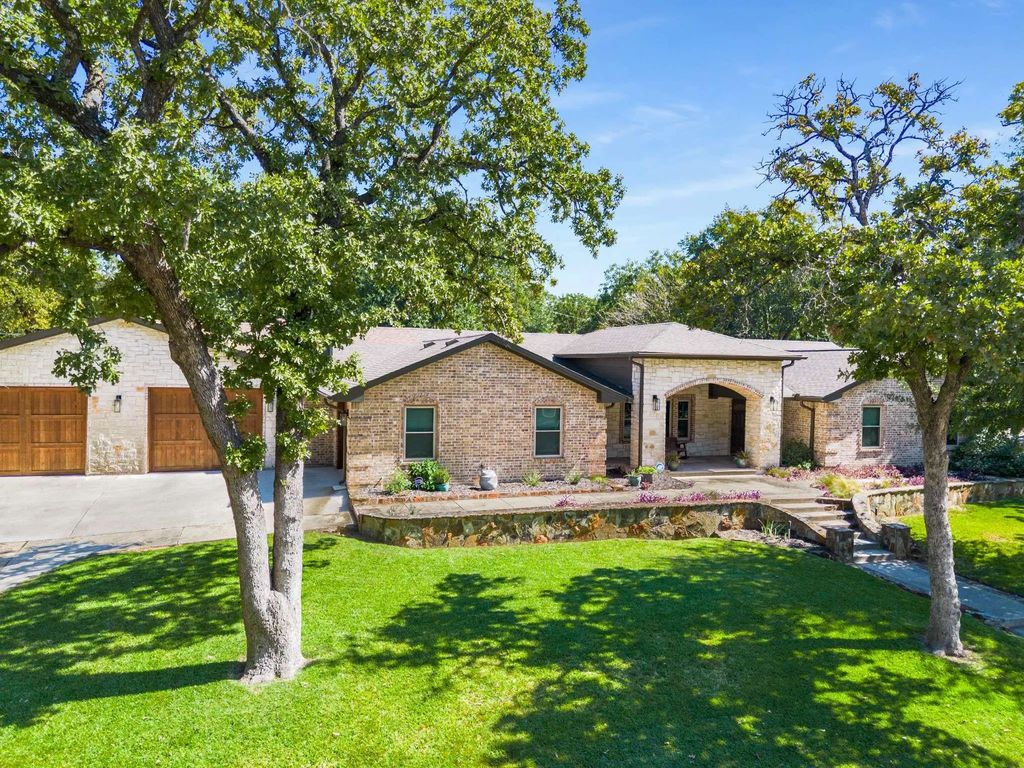 700 Overland Trail, Southlake