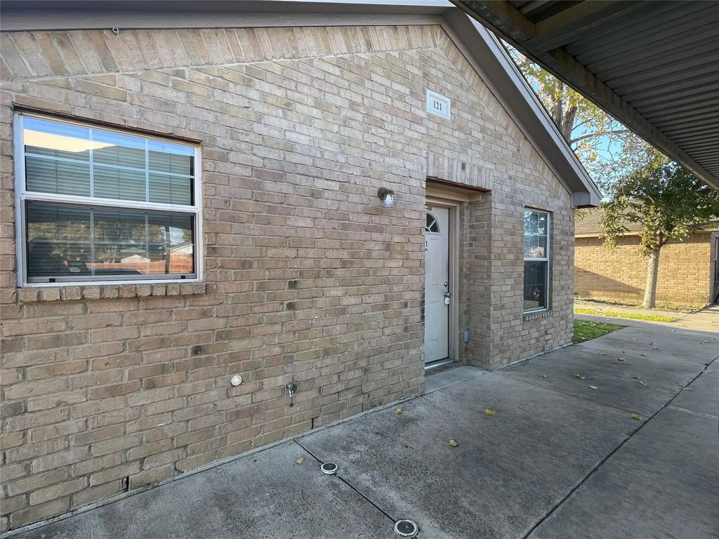 121 Cambridge Drive 1, Saginaw