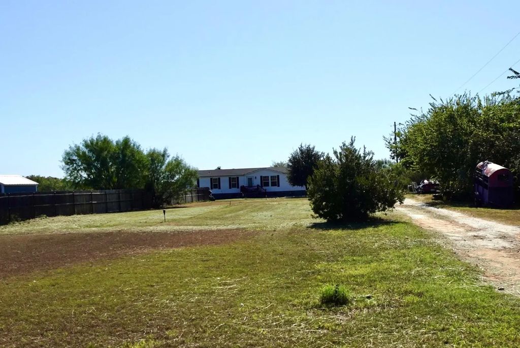 2411 Williamson Road, Granbury