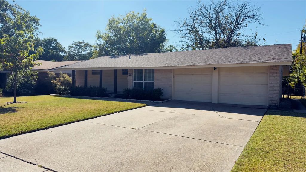 12117 Sunland Street, Dallas