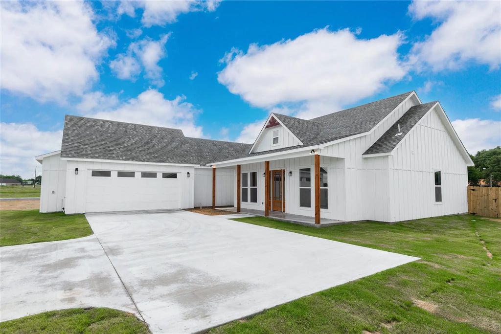 120 Gunner Trail, Early