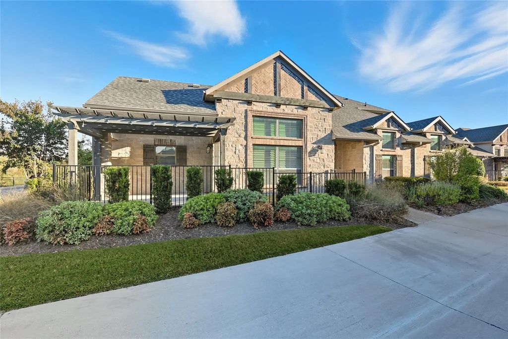 4301 Rose Garrison Lane, Arlington