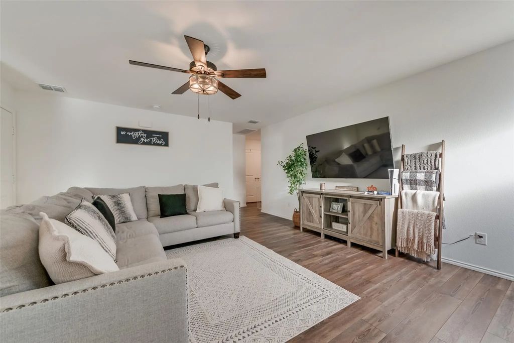 5806 Grindstone Drive, Forney