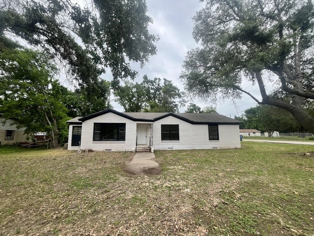 411 Mcentire Road, Trinidad