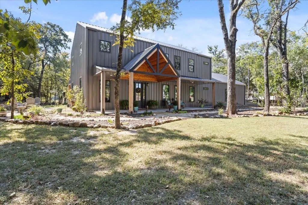 647 County Road 3318, Greenville