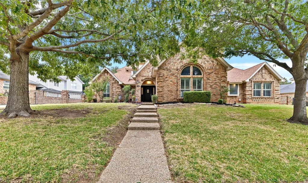 1421 Plantation Drive N, Colleyville