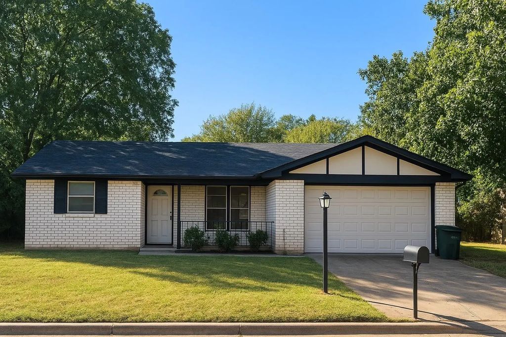 805 Brazos Drive, Mineral Wells