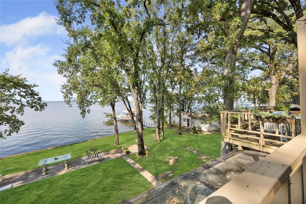 1108 Lovers Lane, Tool