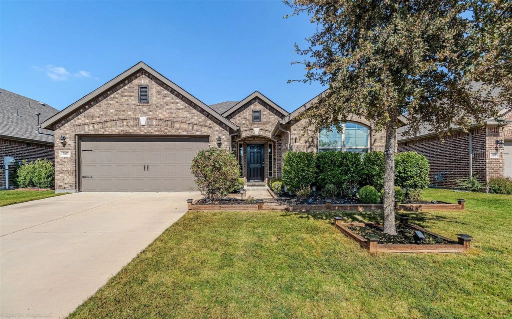 2082 Glaston Road, Forney