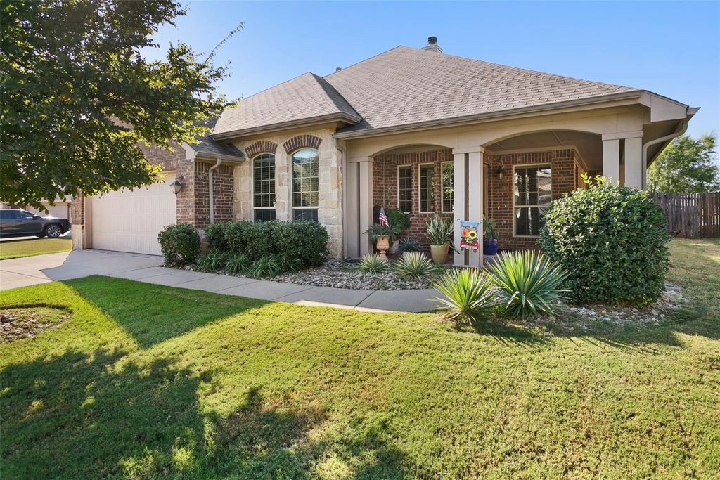 2412 Freeland Ridge Drive, Fort Worth
