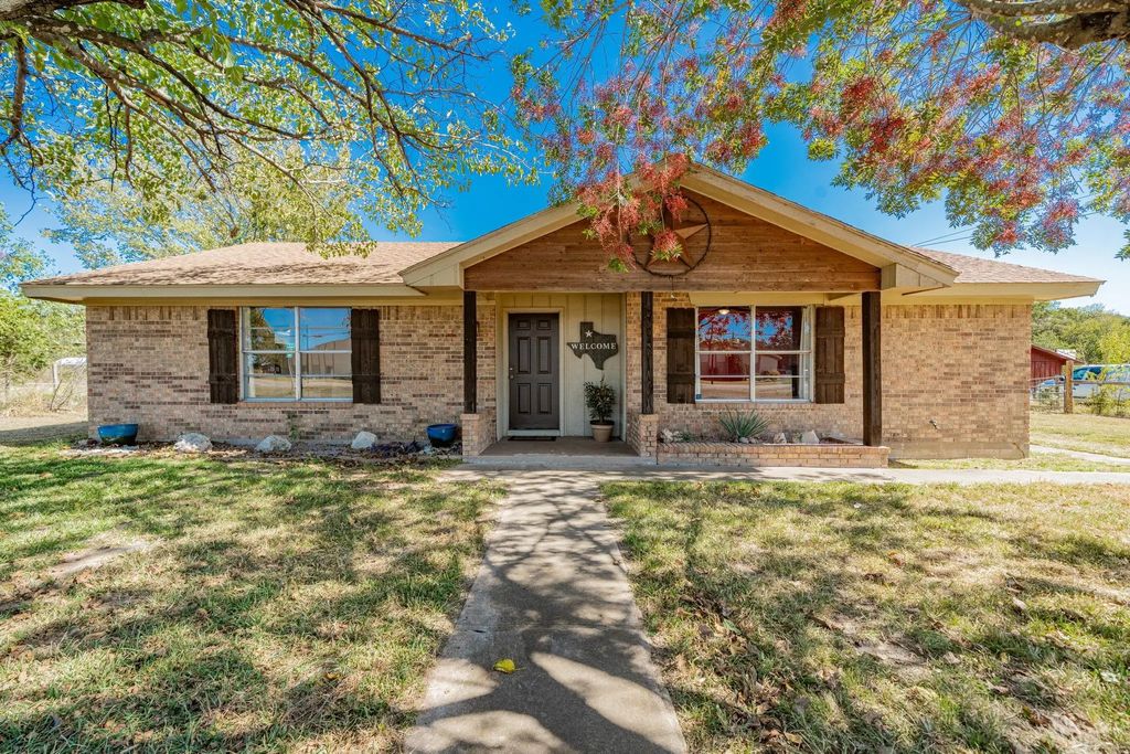 3718 N State Highway 78, Bonham