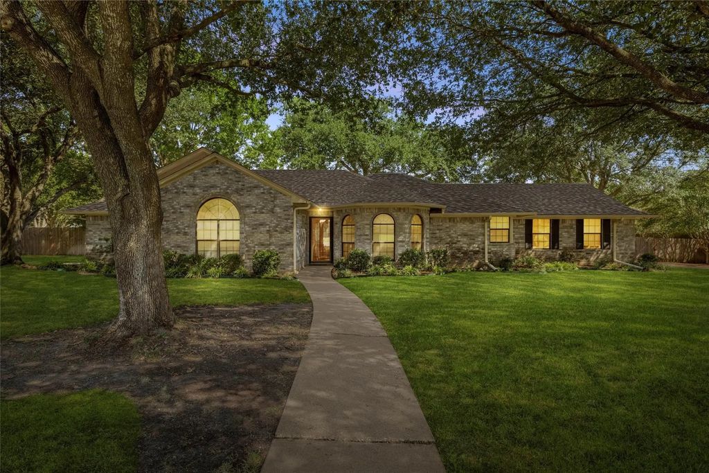 503 Dal Paso Drive, Robinson