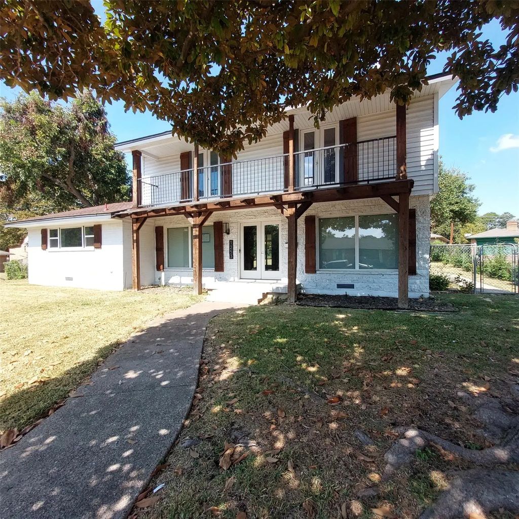 1253 Willow Glen Drive, Dallas