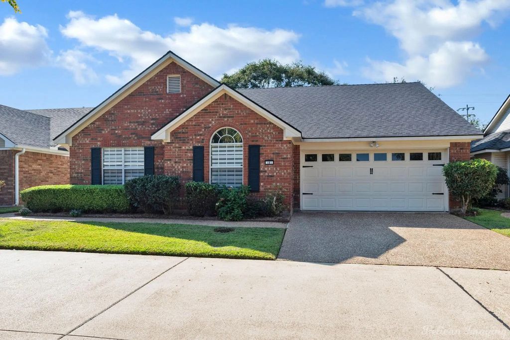 181 Kings Crossing, Shreveport